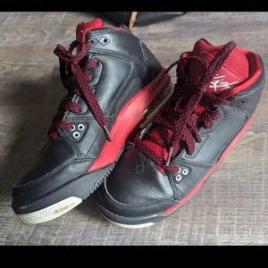 Nike Air Jordan Flight Origin Black/White/Gym Red Size Size 5Y